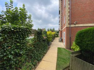 COMMUNAL GARDEN AREA- click for photo gallery